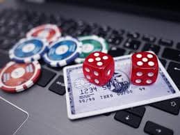 Tim pedetogel login bekerja di studio kasino langsung dengan peralatan broadcast profesional